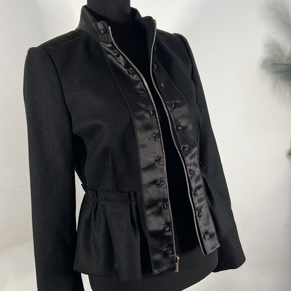 BCBG Maxazria blazer 100% wool - Picture 2 of 12